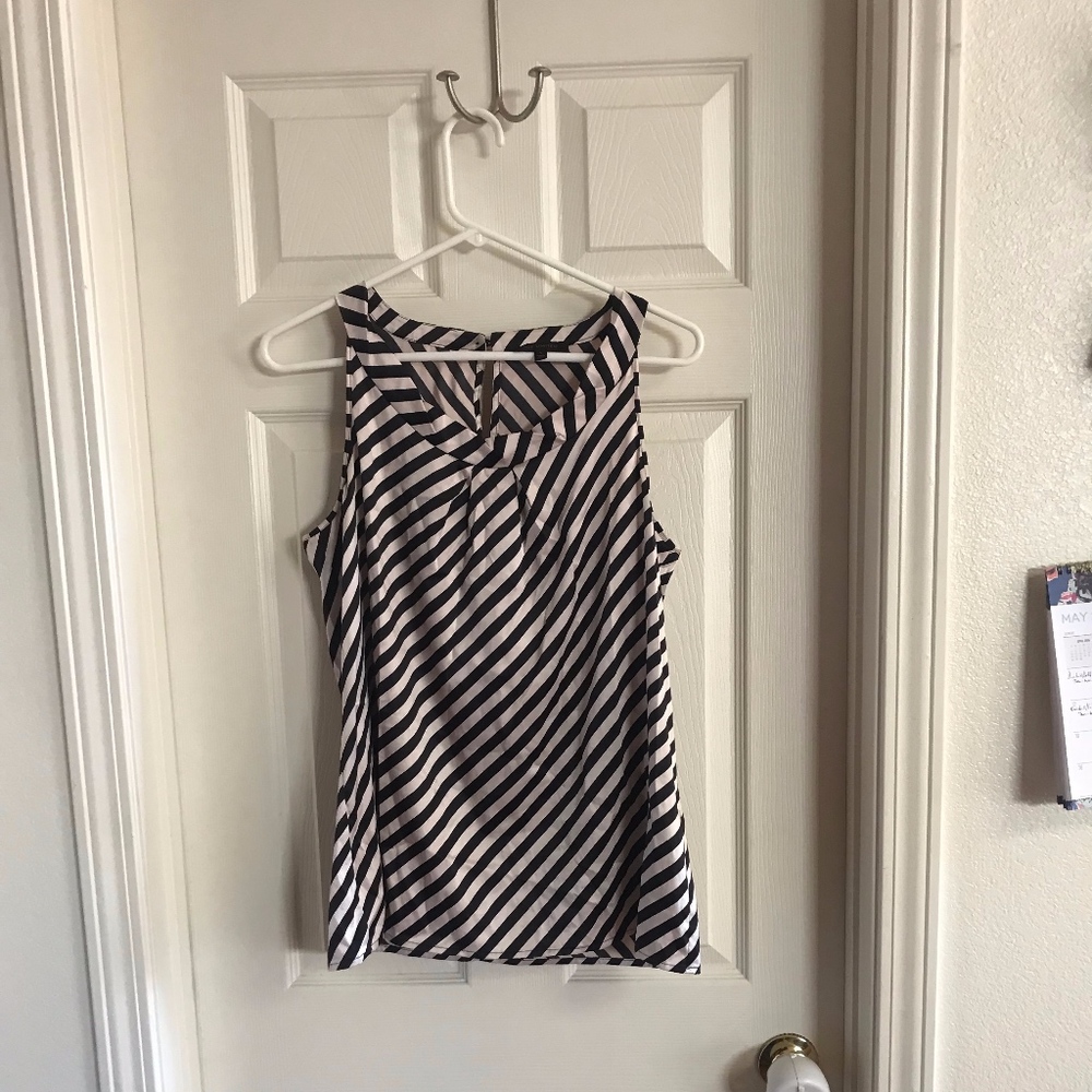 Black and Cream Tank Sz L